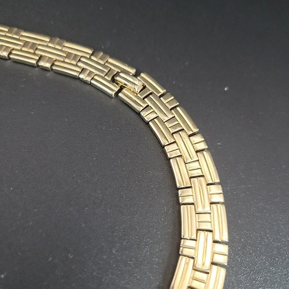 Vintage Crown Trifari Gold Brick Link Choker Necklace 15‎ Inch Old Money
